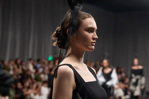 Divne kreacije: Pogledajte reviju Ksenije Vrbanić u Dubaiju