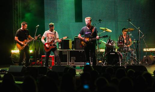 Bajaga i Instruktori u Vrsaru su otvorili treće izdanje festivala 'U zagrljaju kamena i mora'