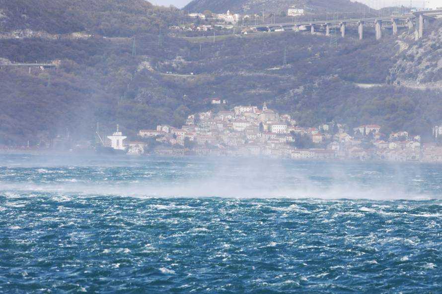 Bakarac: Olujna bura u Bakarskom zaljevu