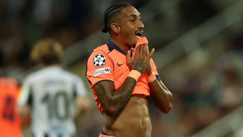 Barcelono pestijo poškodbe: Raphinha izpušča tekmo proti PSG-ju