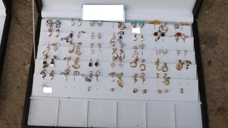 Uhvatili pljačkaše: Tinejdžer i prijatelji krali nakit iz zlatarne