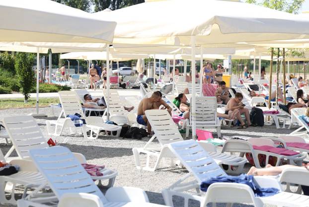 24 SATA: Kupaći uživaju na obnovljenim bazenima Copacabana