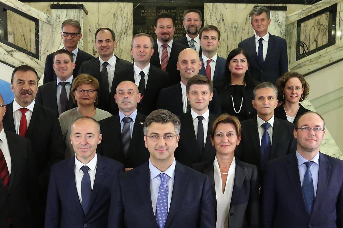 Milane, moraš otići: Kujundžić je trinaesti ministar koji 'leti'