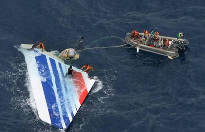 Identificirali tijela pilota i stjuarda iz palog Airbusa