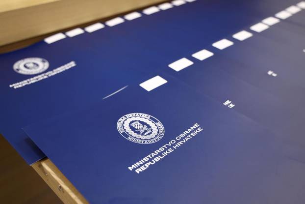 Zagreb: Ministar Anušić uručio ugovore vrhunskim sportašima i pričuvnicima Hrvatske vojske