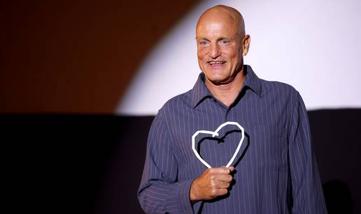 FOTO Woody Harrelson primio nagradu Po&ccaron;asno Srce Sarajeva
