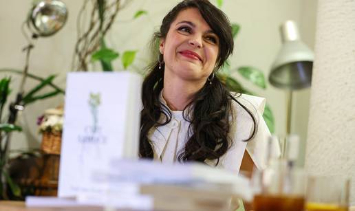 FOTO Nera Stipičević predstavila knjigu: Evo kako se glumica i pjevačica mijenjala s godinama