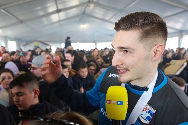 Zagreb: Doček srebrnog rukometaša Dominika Kuzmanovića u općini Brckovljani