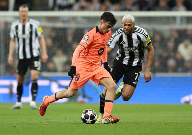 UEFA Champions League - Round 16 - First Leg - Newcastle United v FC Barcelona