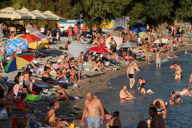 Rijeka: Gužva na plaži Kantrida