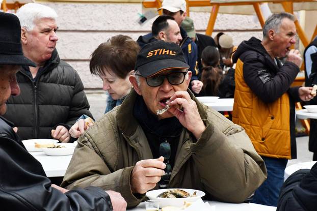 Požega: Udruženje obrtnika i Turistička zajednica na Veliki petak organizirali podjelu posnih obroka građanima