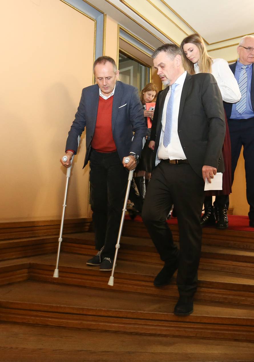 Bandiću je prošao proračun: 'Prodali su se za 1400 kuna'