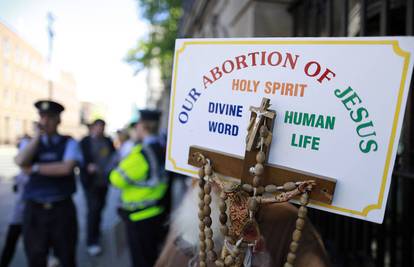 Irska legalizirala abortus samo u slučaju smrtne opasnosti