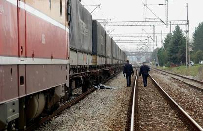 Starica (74) bacila se pod vlak u Slavonskom Brodu