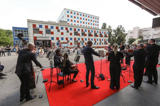 Zagreb: Zagrebački solisti na platou Mamutice održali koncert "Mamutica Classics"