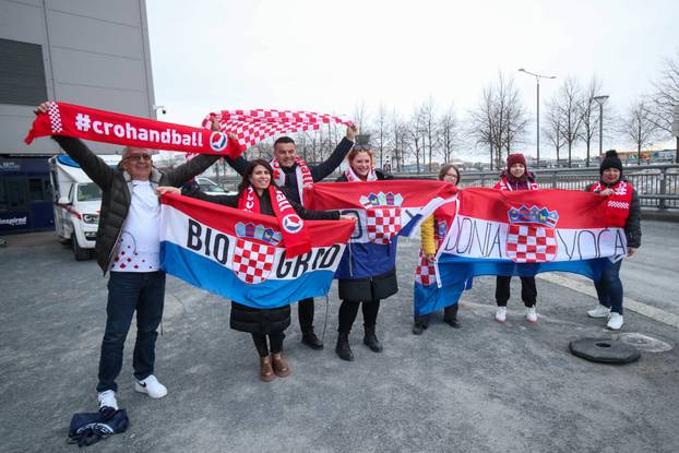 Oslo: Navijači ispred Unity Arene u kojoj se večeras održava finale Svjetskog rukometnog prvenstva