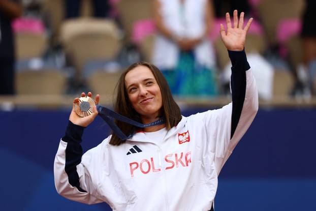 Tennis - Women's Singles Victory Ceremony