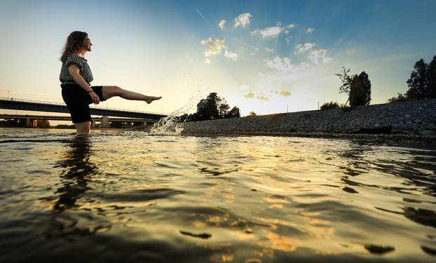 Vodostaj Save toliko je nizak da se može prehodati