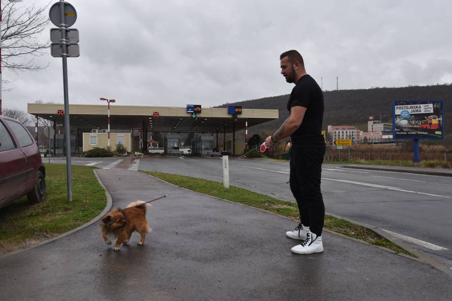 Bez putovnice: Đeki svaki dan ide u Hrvatsku tražiti djevojku