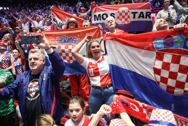 Malmo: Navijači na tribinama prije utakmice Hrvatske protiv Slovenije u drugom krugu EHF Europskog prvenstva