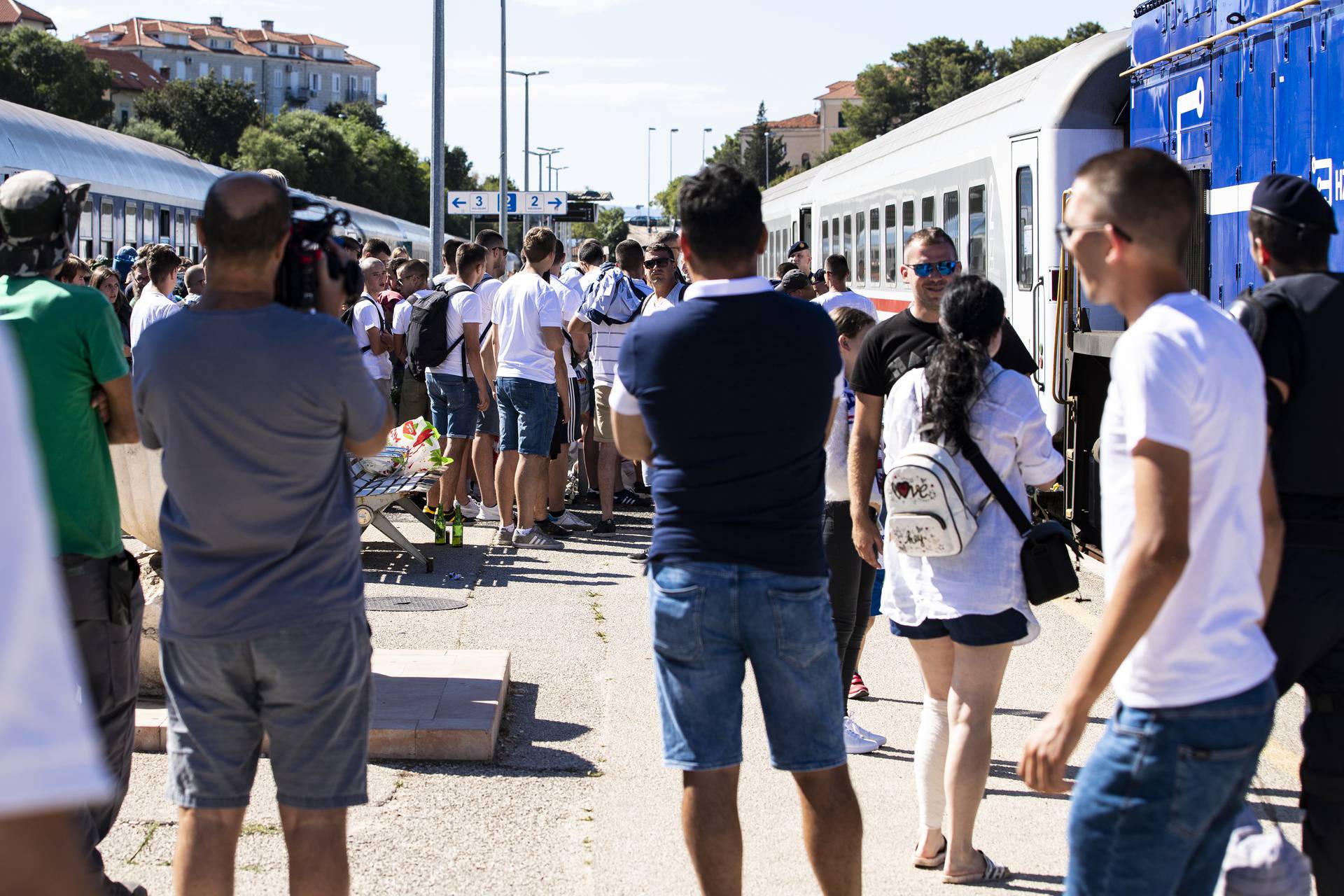 Split: Navijači Hajduka Bilim vlakom kreću prema Zagrebu na utakmicu Superkupa