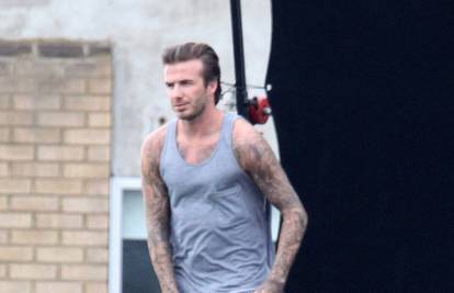 David Beckham u boksericama trčao po zgradama u Londonu