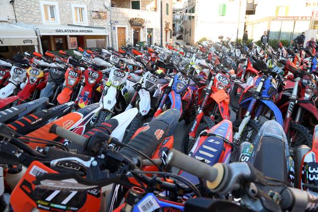 Primošten: Motociklisti?ka manifestacija Krka Enduro Raid privukla više od 500 natjecatelja iz cijele Europe 