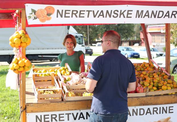 Zagreb: Kristina Penava, prodavačica mandarina kod Podsusedskog mosta