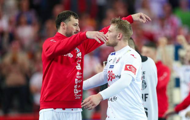 Hrvatski rukometa&scaron;i slave nakon &scaron;to su svladali Island 32:26