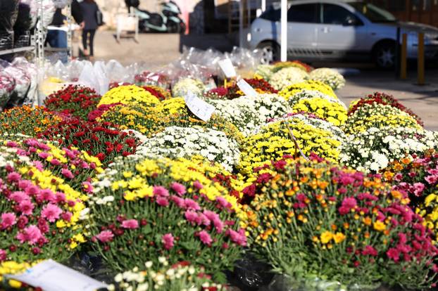 Šibenik: Uo?i nadolaze?ih blagdana pove?ana ponuda cvije?a i cvjetnih aranžmana