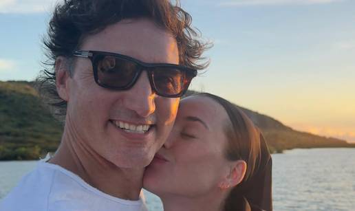 Njihova veza je sve ozbiljnija: Katy Perry i Justina Trudeau objavili kako u&zcaron;ivaju na pla&zcaron;i