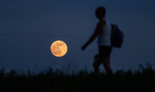 FOTO Spektakularni prizori krvavog mjeseca iznad Zagreba