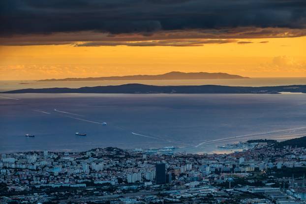 Kozjak: Zalazak sunca promatran sa vrha Sv. Jure 