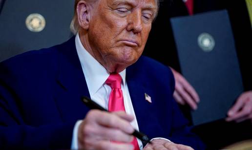 Trump potpisao nove naloge za povećanje proizvodnje ugljena: 'Vratit ćemo rudare na posao'