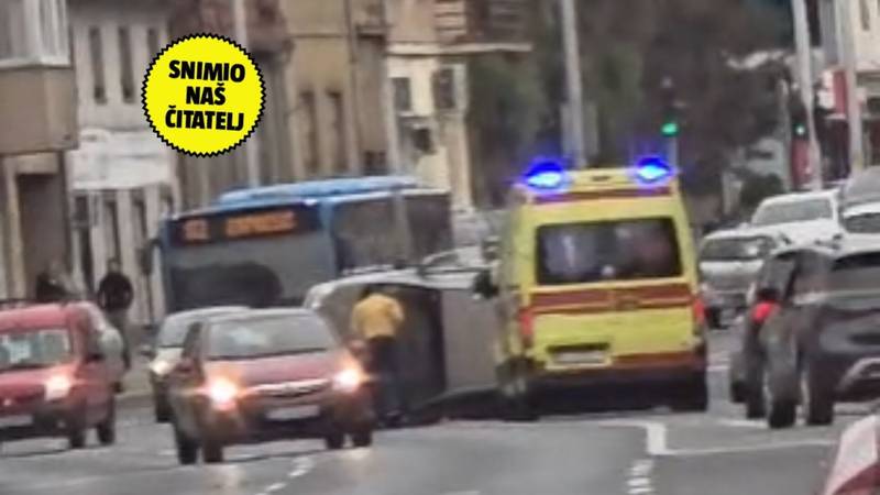 VIDEO Teška nesreća u Zagrebu! Auto na boku. Kod skretanja za Sveti Duh nastao prometni kaos