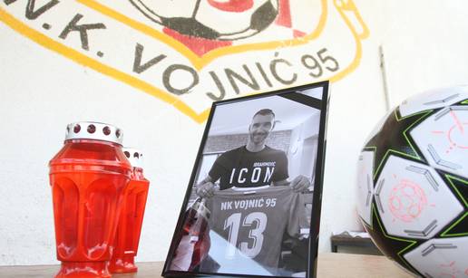 FOTO Tuga u NK Vojnić. Suigrači se opraštaju od Pokrivača, kraj njegova dresa zapalili lampaš