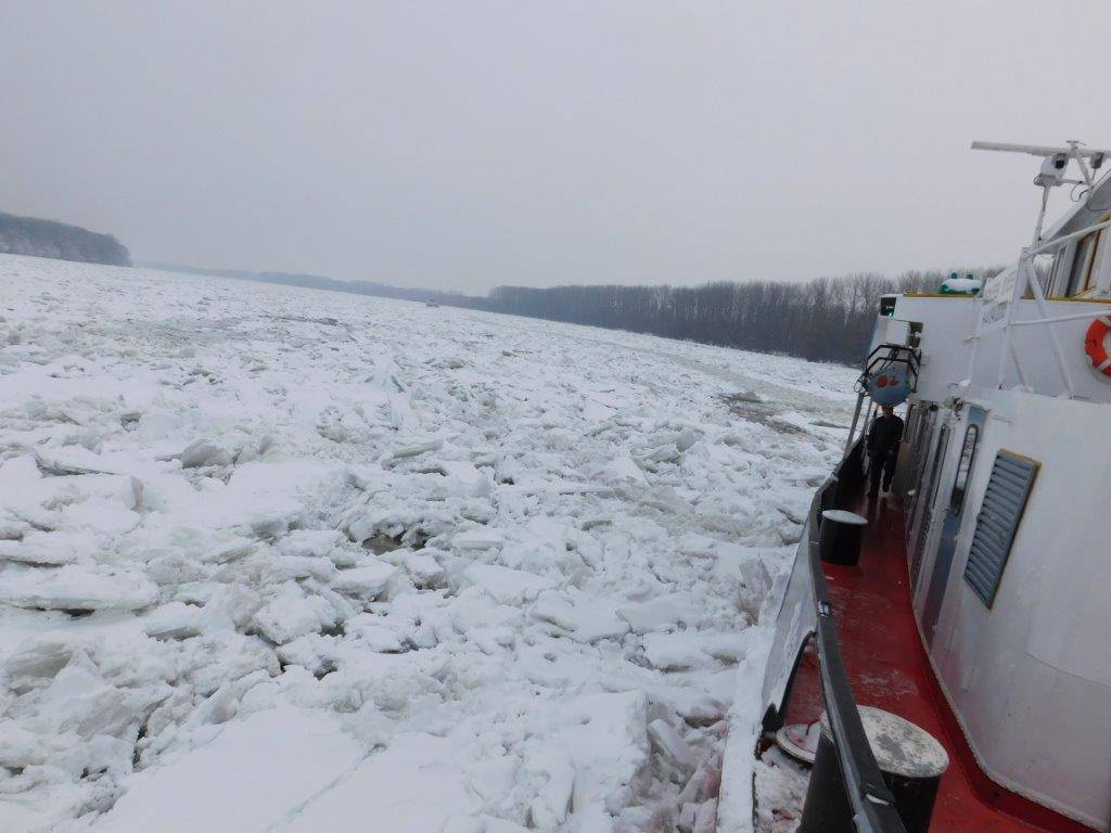 Ledolomci na Dunavu: Led je debljine i više od jednog metra!