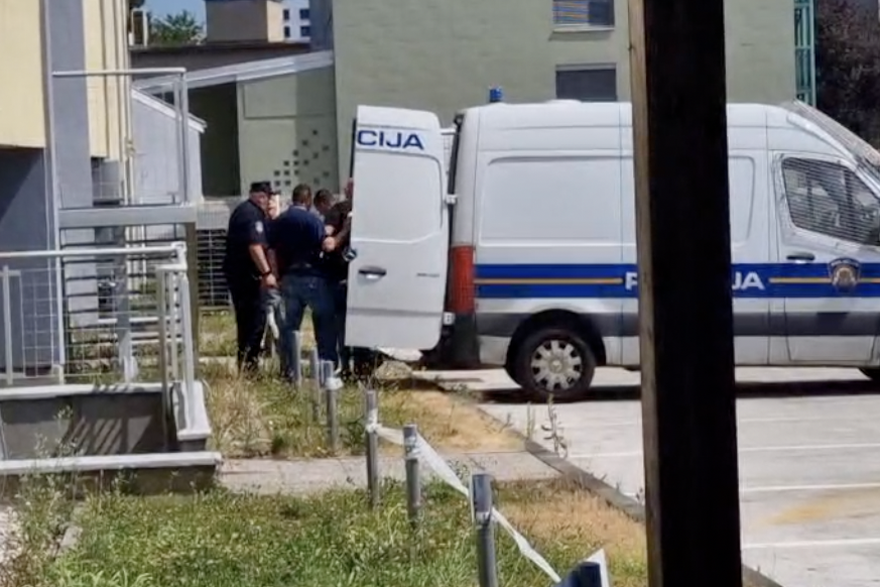 Vojnik osumnjičen za teško dvostruko ubojstvo doveden u prostorije Županijskog državnog odvjetništva