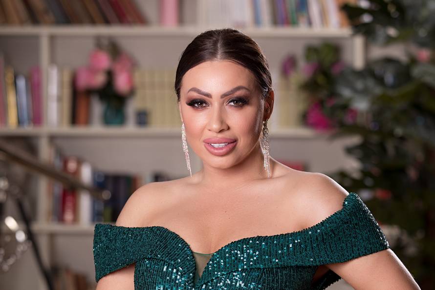 Gledatelji kažu da se Olivera zapravo zove Ivana, a ona tvrdi: Što sve nećete izmisliti o meni?!