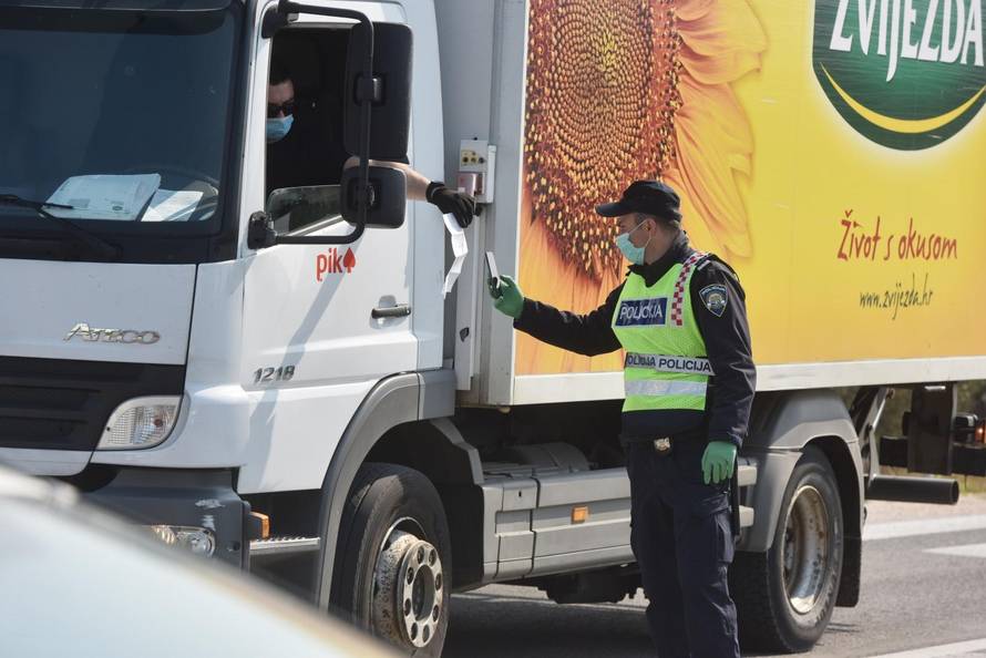 Murter i Betina u karanteni, policija na ulazu u mjesto