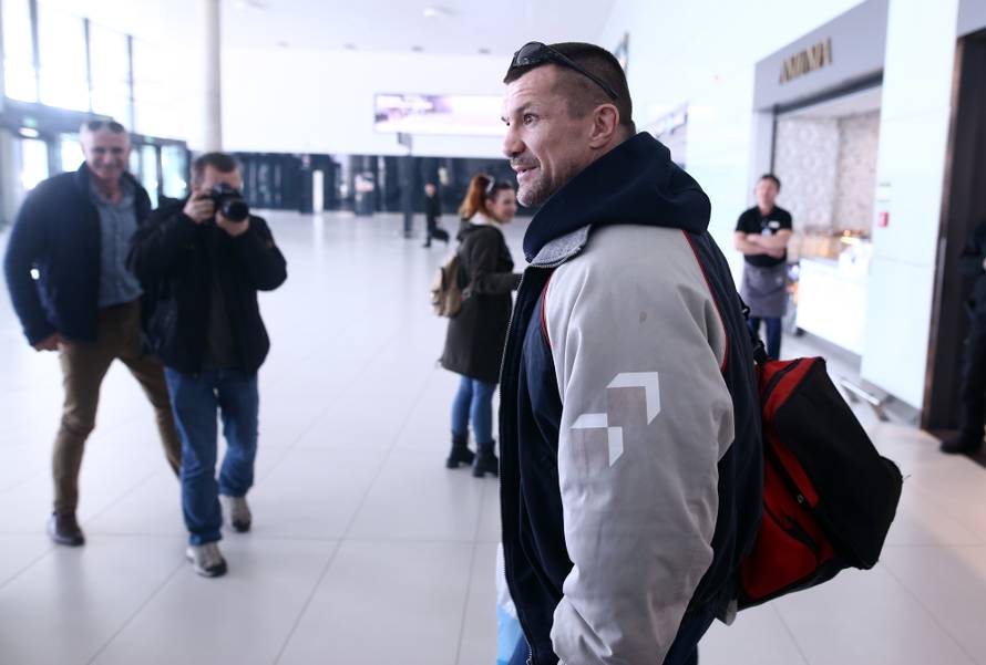 Zagreb: Cro Cop se vratio u Zagreb nakon Å¡to je pobijedio Roya Nelsona