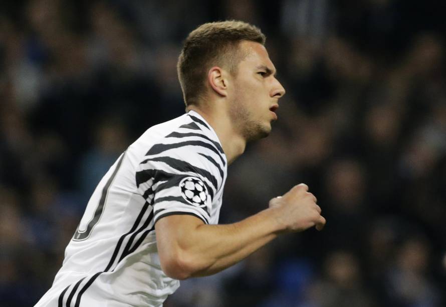 Juventus' Marko Pjaca celebrates scoring their first goal