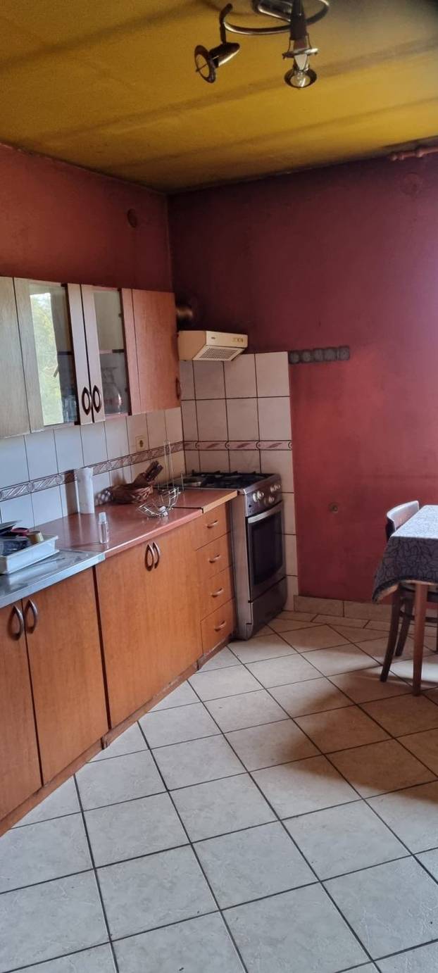 FOTO Netko 73 kvadrata prodaje za 26.000 eura na domaćim oglasima. Evo gdje je stan...