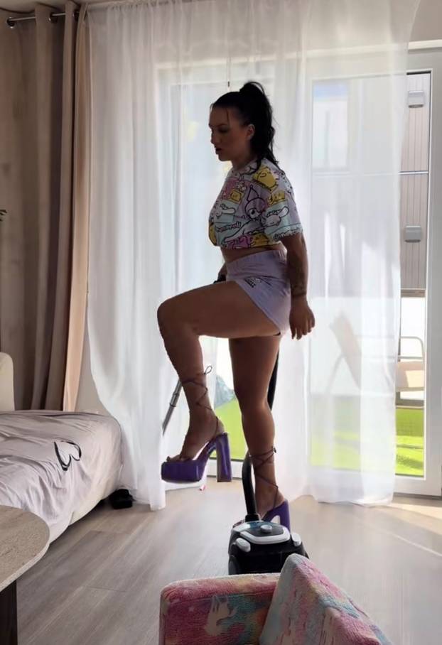 FOTO Fatalna mama Vanesa radi burek i usisava stan u štiklama