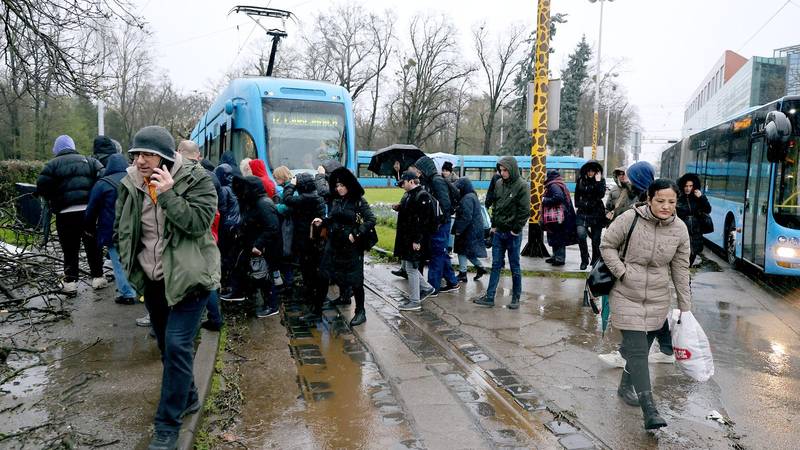 FOTO Javni prijevoz u kolapsu: Evo kuda voze ZET-ove linije