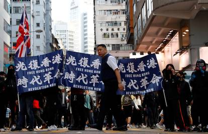 Odjeveni u crno: 'Borite se za slobodu, stanite uz Hong Kong'
