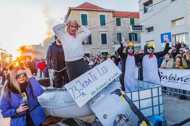 Tito i Ante Pavelić spaljeni kao Krnje u Kaštel Starom