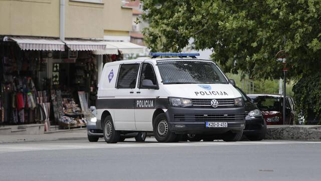 Policija na ulicama Mostara nakon navijačkih sukoba