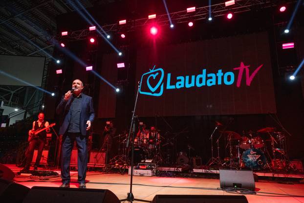 Drazen Zečić nastupio na 13. Hrvatskoj noći u Frankfurtu