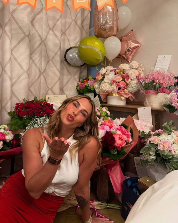 FOTO Vruće ljeto najbolje na svijetu: Skinula se za pratitelje, napunila baterije i pomela sve